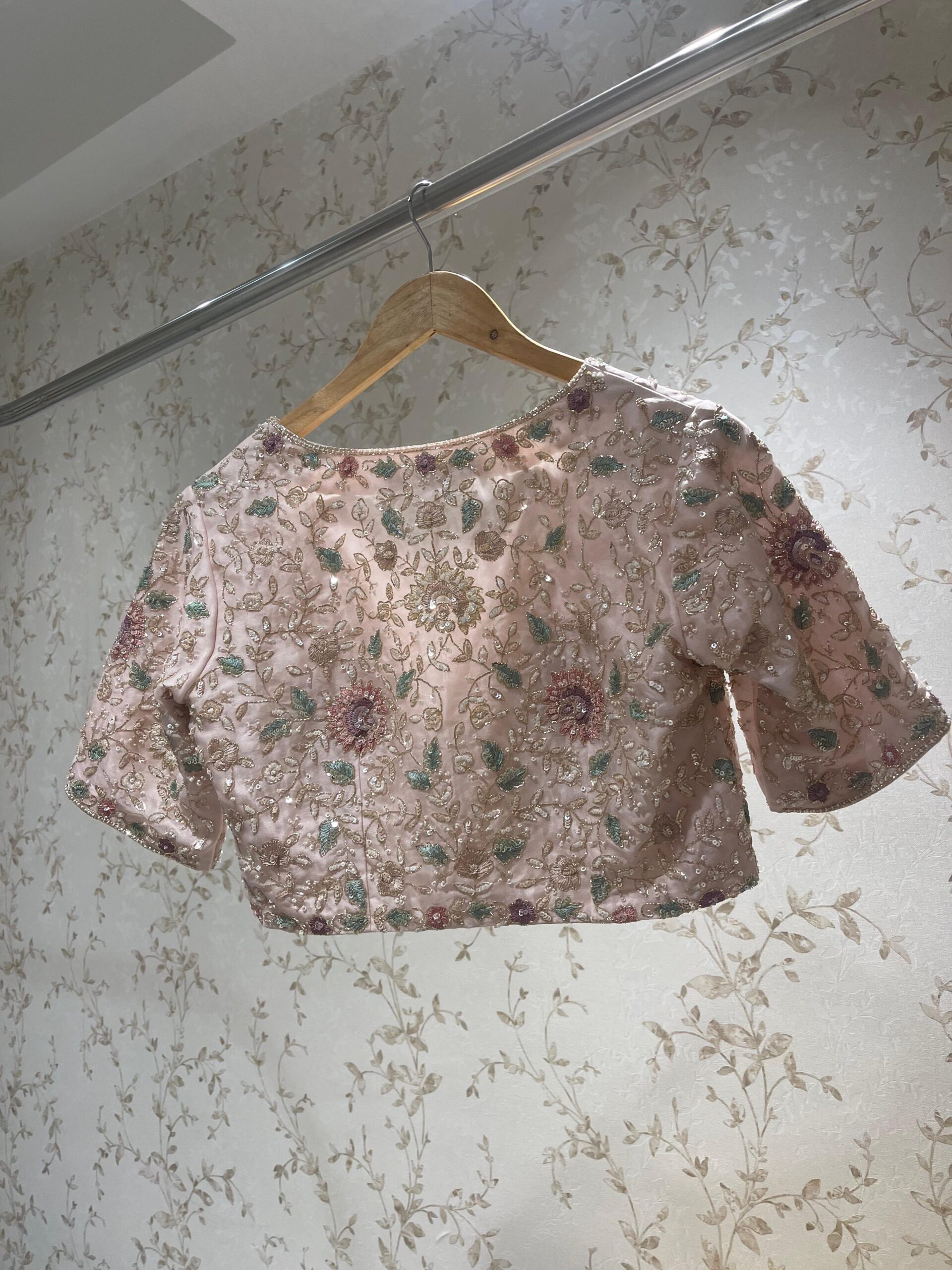 6B713C20-EF33-4A2B-8949-BA2FECE97809