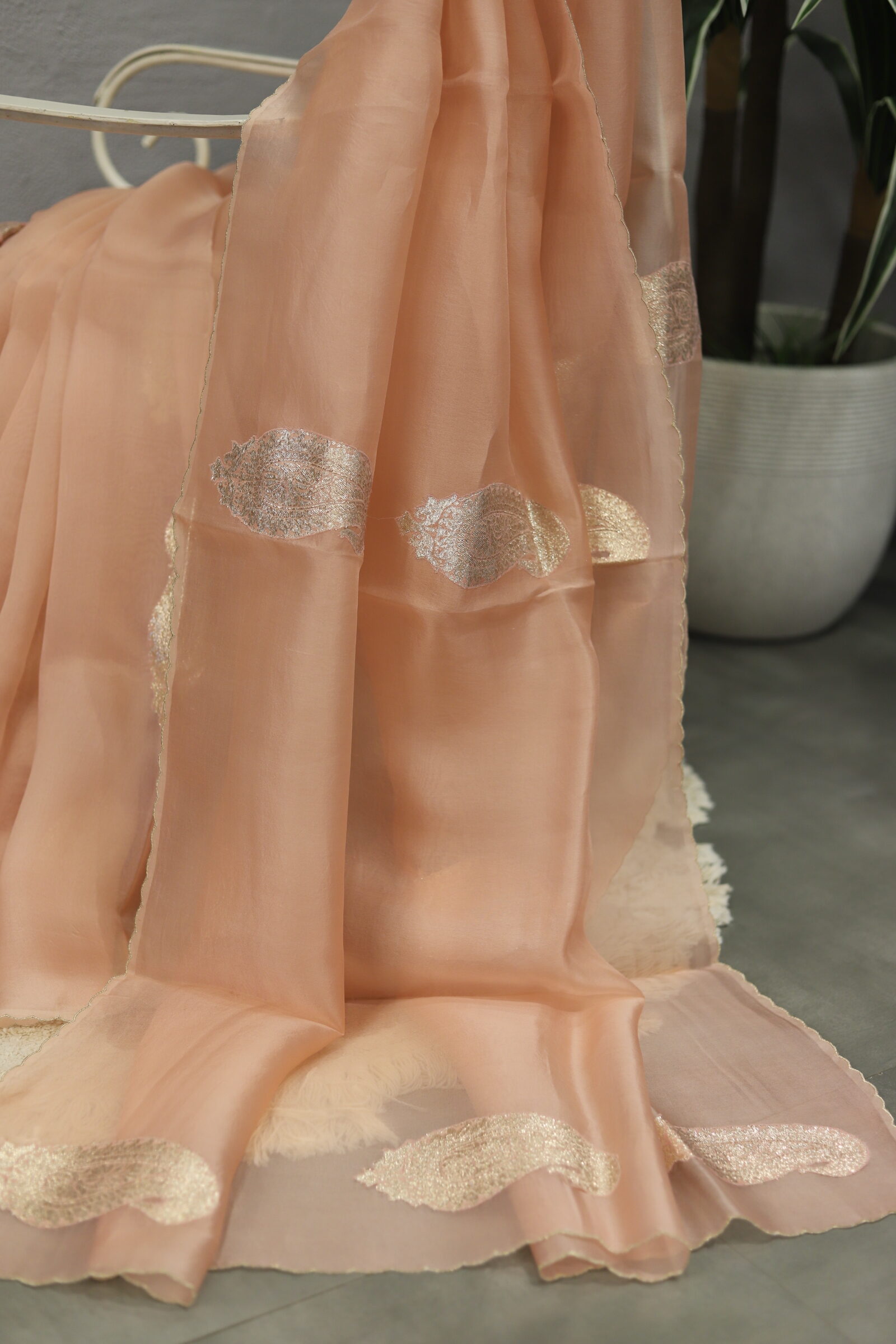 6E4BF4AA-F401-47F9-AC5C-E5FECF6483AC