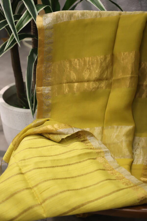 yellow stripes chendhri tissue