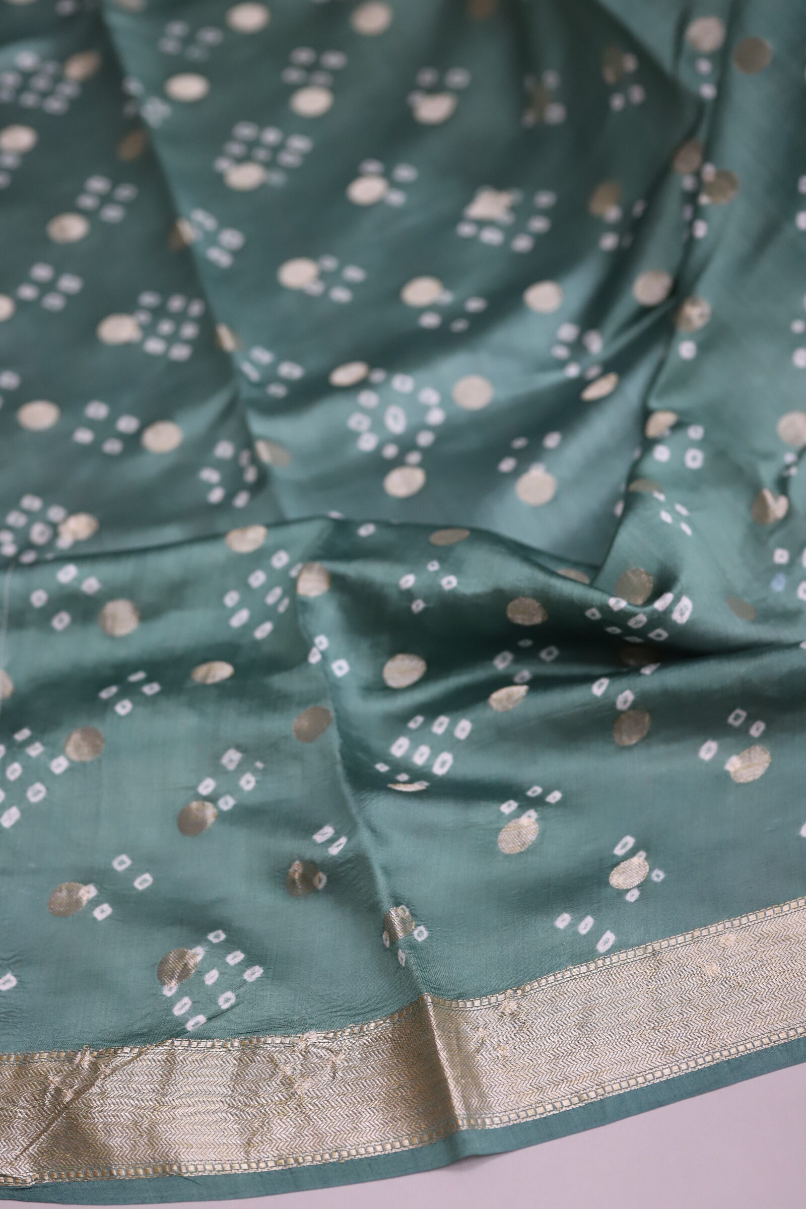 8F569446-D43B-4F85-9C8D-1CF6404599B6