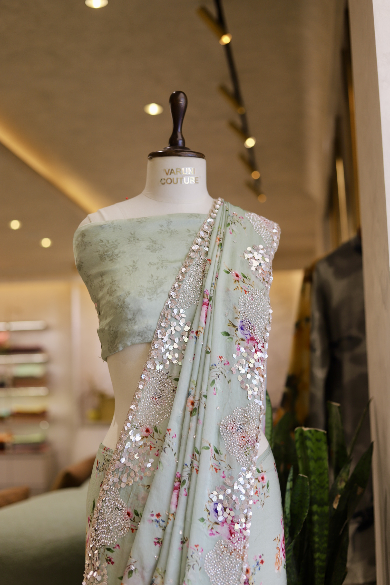 2A2F97E4-399D-438D-8BC4-E5959D46AA90_1_201_a