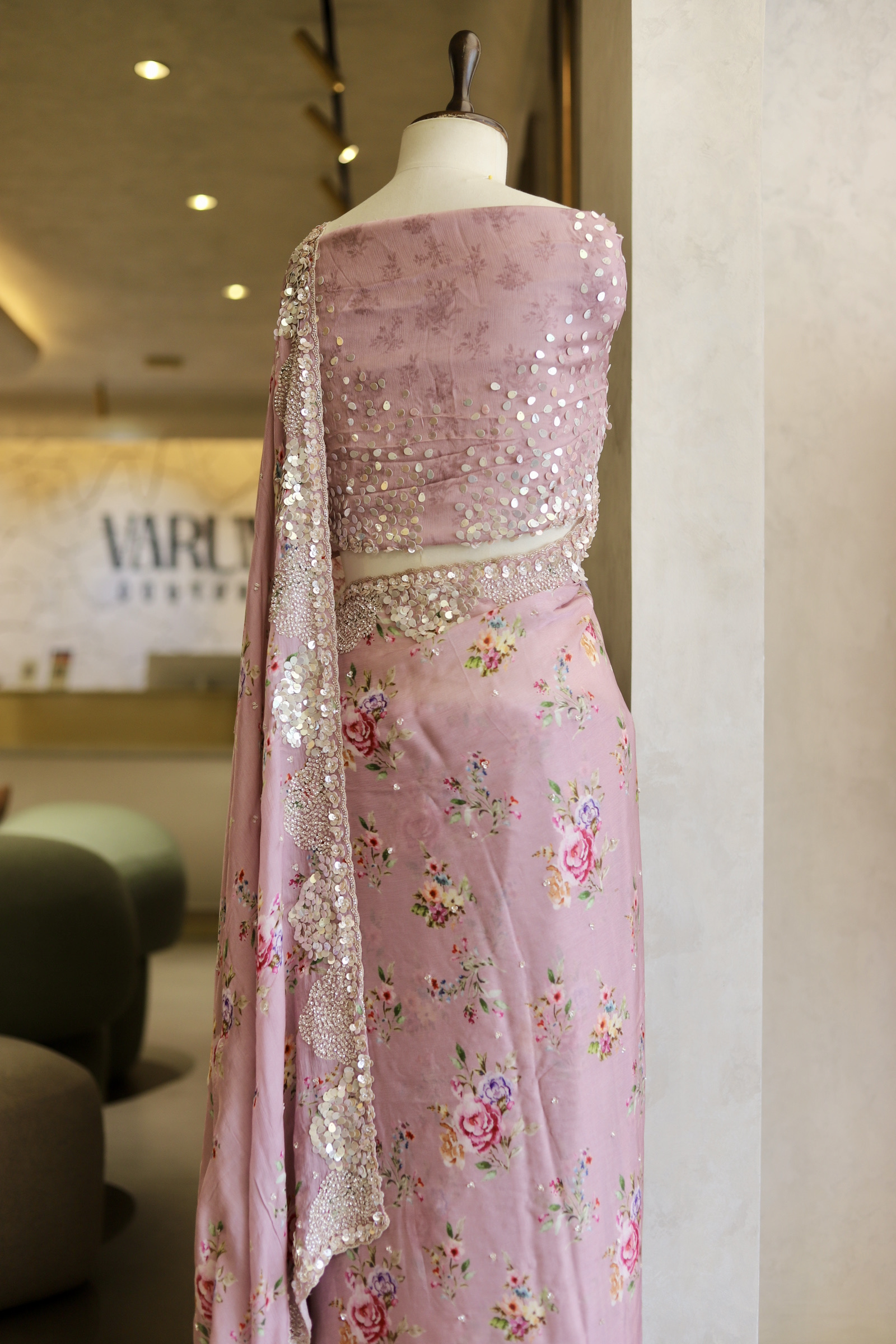 C6B56153-AC92-42FD-8A42-43F5EBAFD804_1_201_a